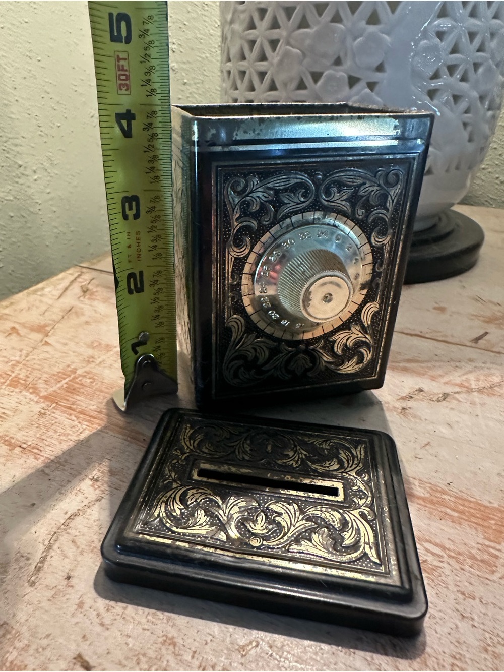 Vintage Avon Tin Bank - Picture 7 of 10